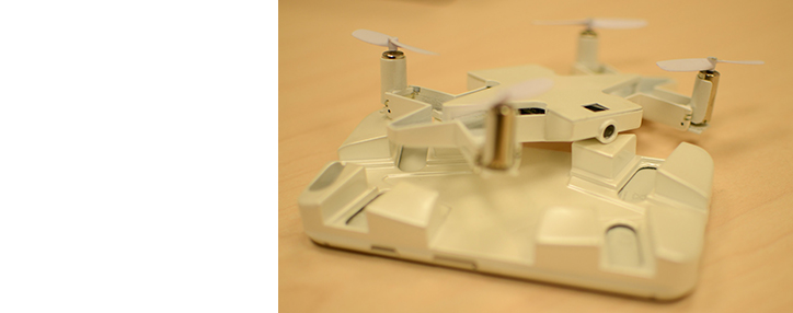 Разработчики представили летающий чехол для смартфона