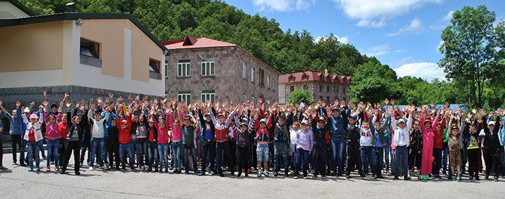 Летний технологический лагерь открылся в Анкаване при поддержке Ucom и UITE 