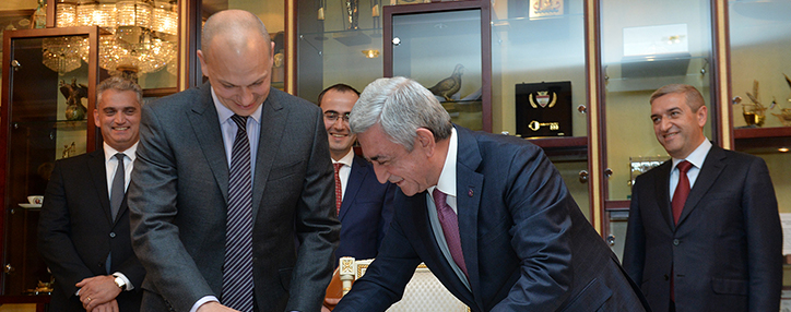 Специальный конверт, посвященный премии президента в ИТ-сфере, погашен в Ереване