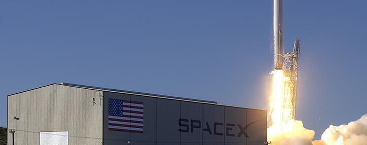 Илон Маск показал внуку Сергея Королева завод SpaceX