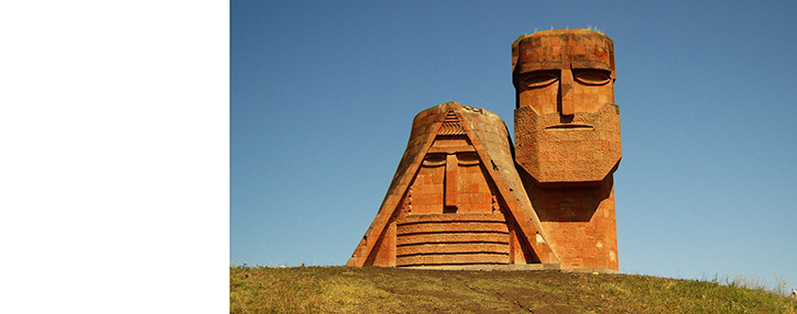 Омбудсмен: Азербайджан "глушит" связь и интернет в Арцахе 