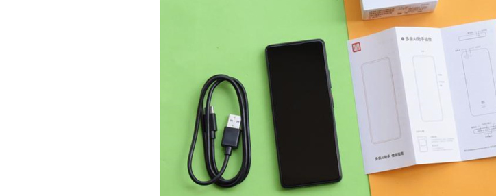 "Дочка" Xiaomi представила дешёвый смартфон без фронтальной камеры"