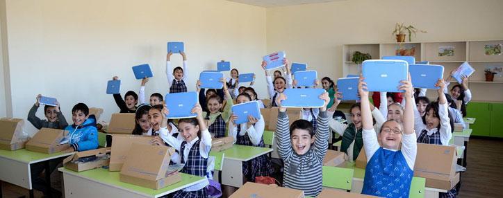 Программа «NUR» расширяет географию в Карабахе, компьютеры предоставлены 7100 школьникам