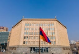 Американский университет Армении возобновляет учебу обычном формате