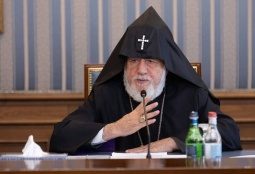 Адвокат заявил о возбуждении уголовного дела в отношении Католикоса Всех Армян