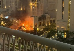В Дубае начался пожар после падения ракеты, загорелся пятизвездочный отель (ВИДЕО) 