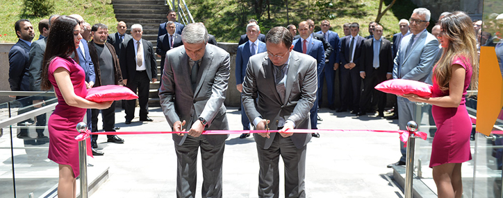 Президент Армении посетил две перспективные компании ИТ-сферы