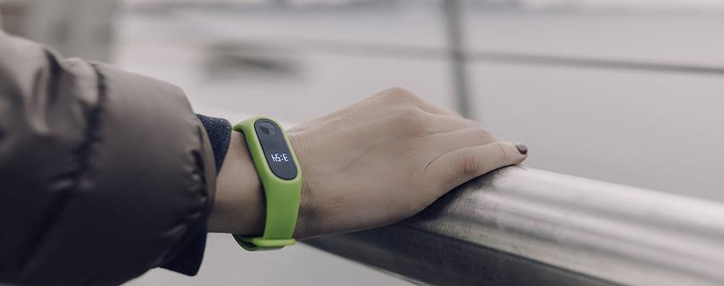 Представлен первый браслет с функцией ЭКГ и измерением пульса
