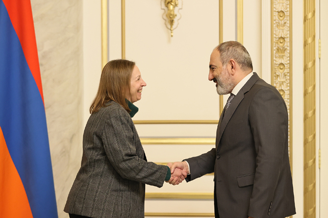 Власти Дубая начали испытания беспилотной электрической лодки