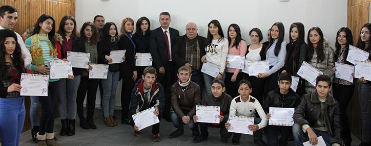 Участники проекта "Навыки работы с цифровыми технологиями для молодежи" получили сертификаты от Beeline