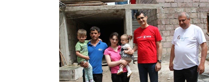 VivaCell-MTS и центр "Фуллер" помогли семье из Котайка обрести дом  