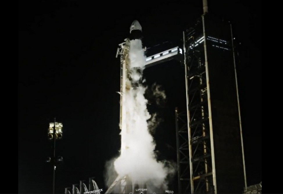 Стартовал первый в истории орбитальный полет SpaceX над полюсами Земли (ВИДЕО) 