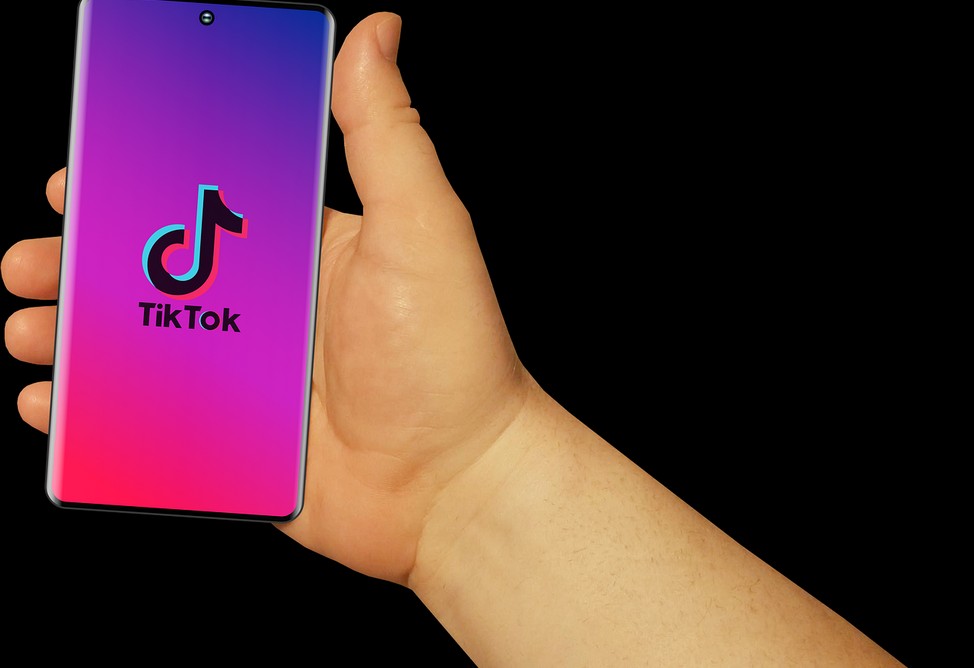 Трамп заявил о вовлечении в сделку по TikTok руководителей Fox Corp, Dell и Oracle
