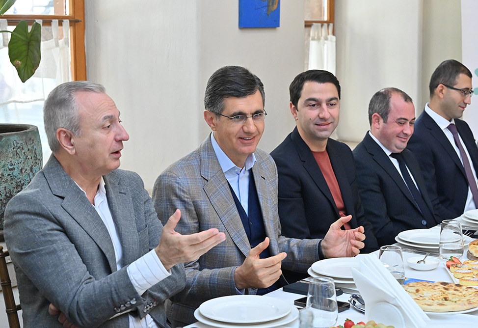  Silicon Mountains 2025 Tech Summit Speakers Met with Media Representatives