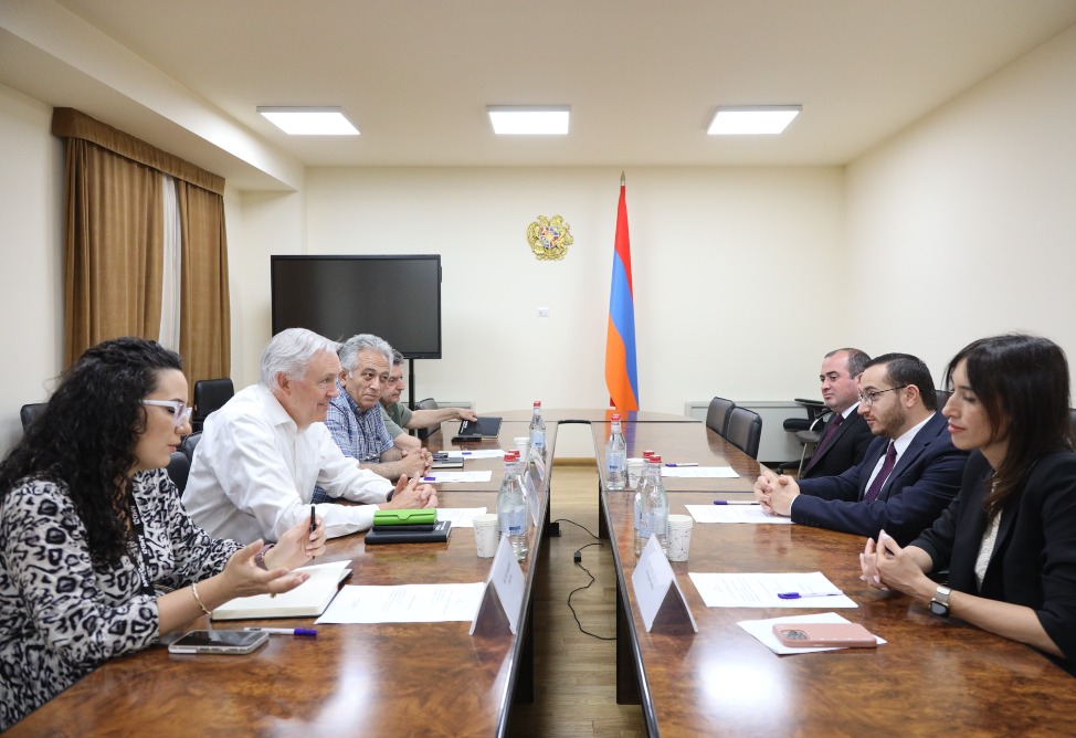 Армения стремится стать международным научно-исследовательским центром: глава ИВТ - вице-президенту компании AMD