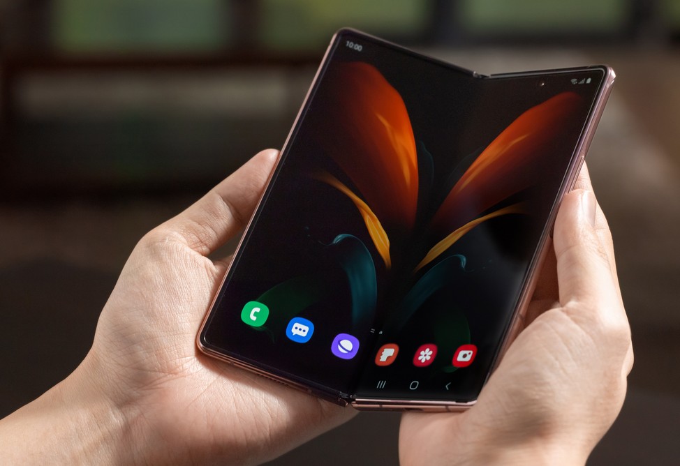 Samsung анонсировала выпуск гибкого смартфона Galaxy Ultra летом