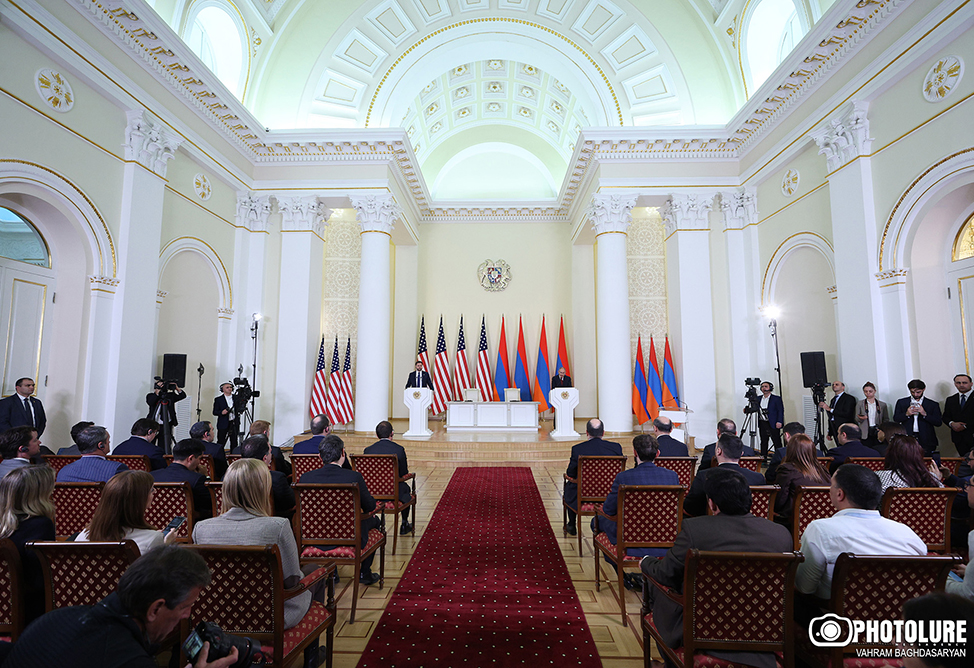 Пашинян: утверждено предоставление разрешений на экспорт в Армению партии сверхмощных чипов Nvidia