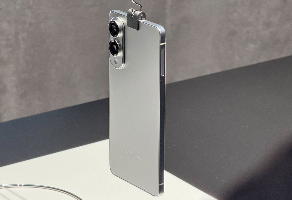  Презентован ультратонкий смартфон от Samsung