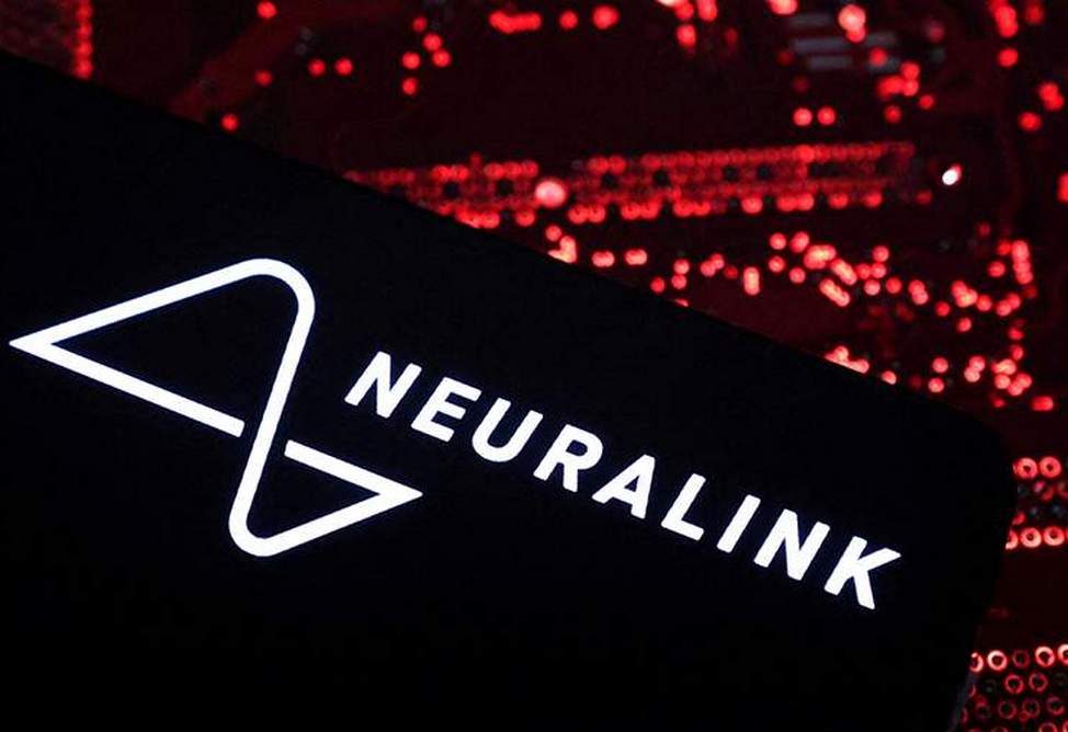 Neuralink Маска вживит человеку имплант Blindsight для улучшения зрения 